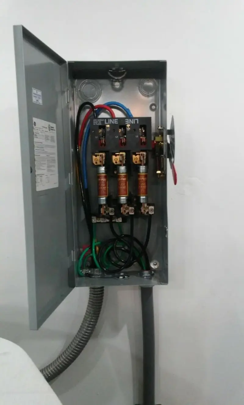 Three-phase disconnect switch installed for Electrical Wiring & Rewiring in Steelton